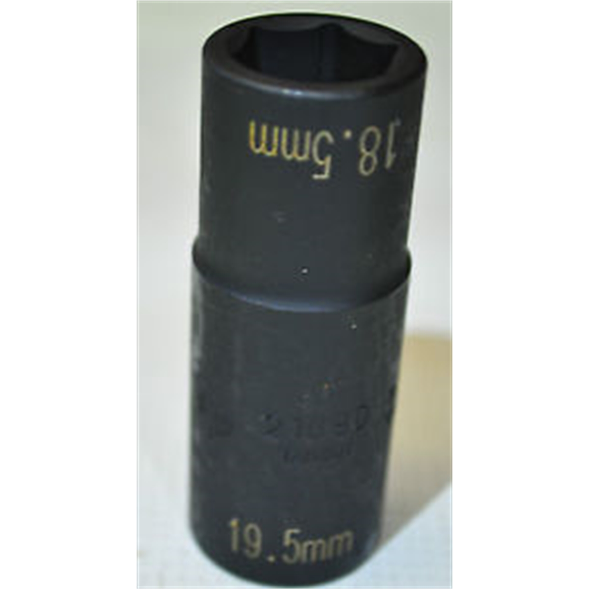 Grey Pneumatic 1/2" Dr. 18.5mm X 19.5mm Damaged Lug Socket